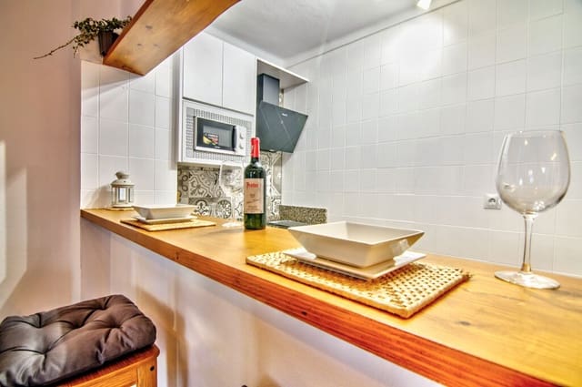 2 makuuhuone Asunto myytävänä paikassa Caleta de Vélez, Vélez-Málaga mukana uima-altaan - 295 000 € (Ref: 9990282)