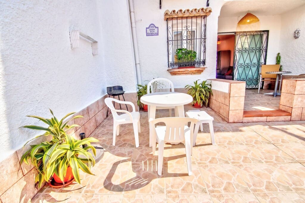 2 slaapkamer Flat te koop in Caleta de Velez met zwembad - € 295.000 (Ref: 9990282)