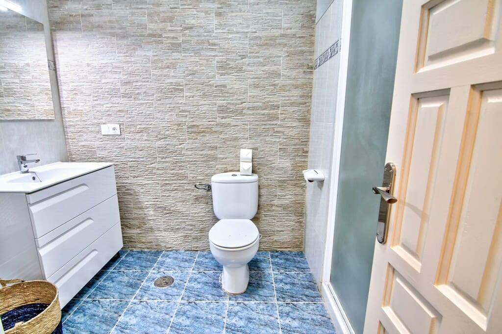 2 slaapkamer Flat te koop in Caleta de Velez met zwembad - € 295.000 (Ref: 9990282)