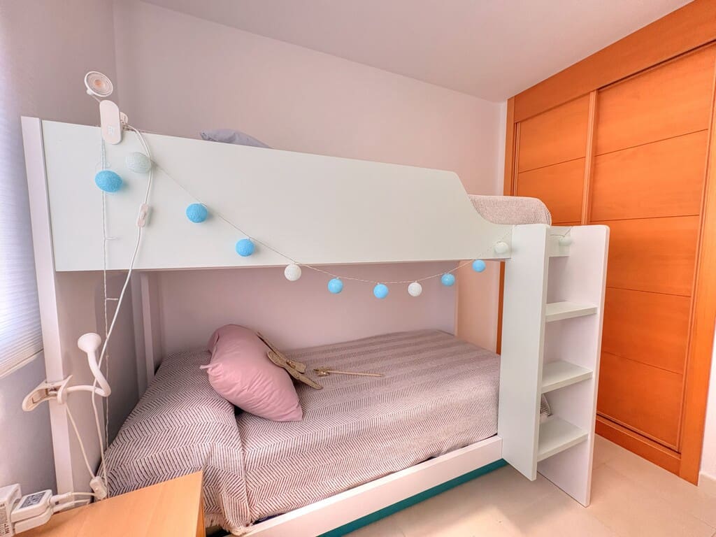 2 quarto Apartamento para arrendar em Benajarafe com piscina - 1 150 € (Ref: 9996694)