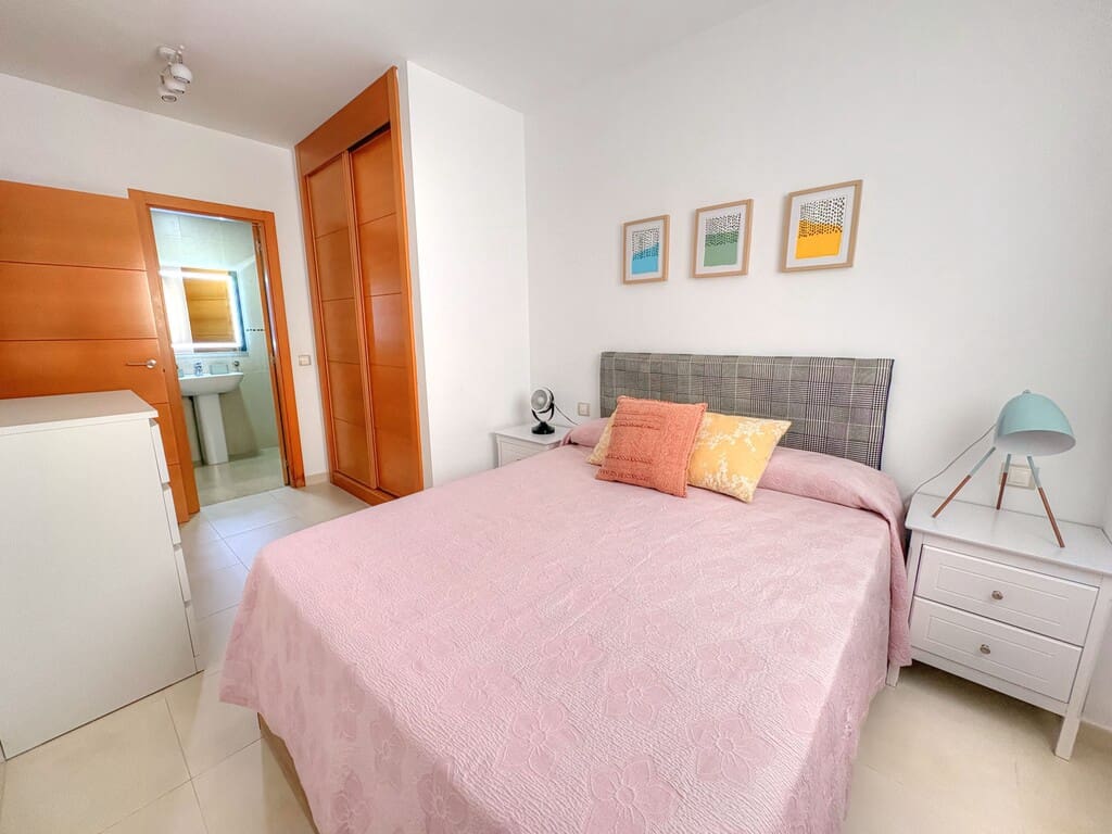 2 quarto Apartamento para arrendar em Benajarafe com piscina - 1 150 € (Ref: 9996694)