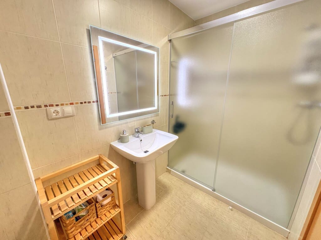 2 quarto Apartamento para arrendar em Benajarafe com piscina - 1 150 € (Ref: 9996694)
