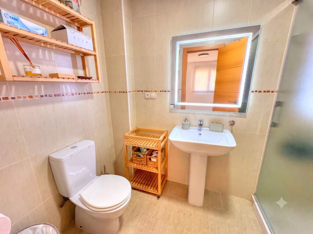 2 quarto Apartamento para arrendar em Benajarafe com piscina - 1 150 € (Ref: 9996694)