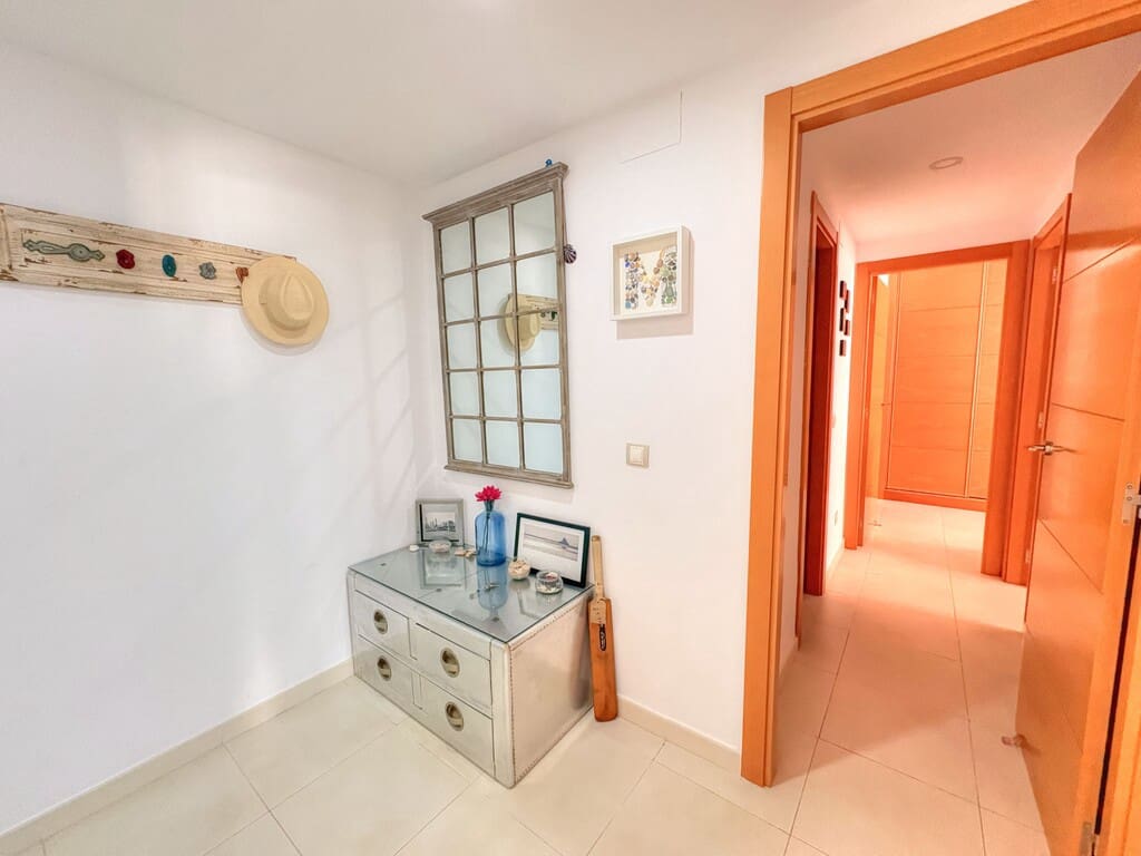 2 quarto Apartamento para arrendar em Benajarafe com piscina - 1 150 € (Ref: 9996694)