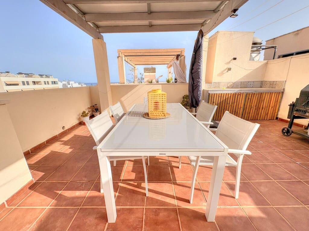 2 quarto Apartamento para arrendar em Benajarafe com piscina - 1 150 € (Ref: 9996694)