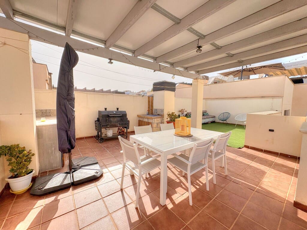 2 quarto Apartamento para arrendar em Benajarafe com piscina - 1 150 € (Ref: 9996694)