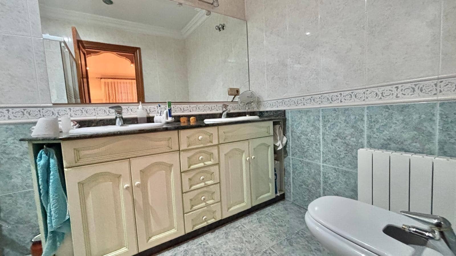 Casa de 5 habitaciones en Aspe en venta con garaje - 315.000 € (Ref: 10060384)