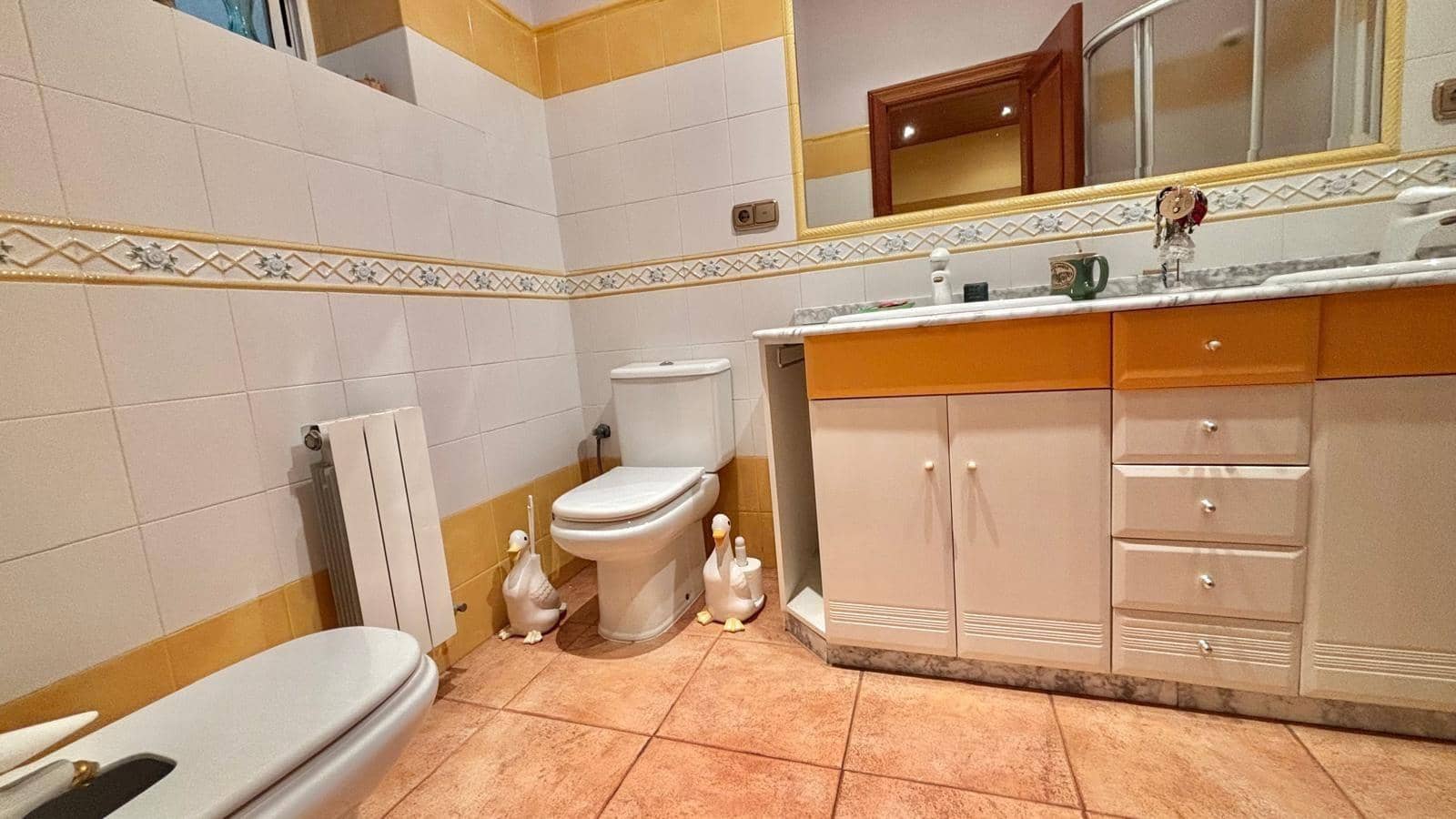 Casa de 5 habitaciones en Aspe en venta con garaje - 315.000 € (Ref: 10060384)