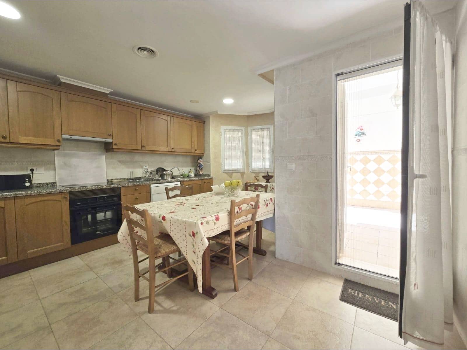 4 makuuhuone Omakotitalo myytävänä paikassa Aspe mukana 
autotalli - 273 000 € (Ref: 10060385)