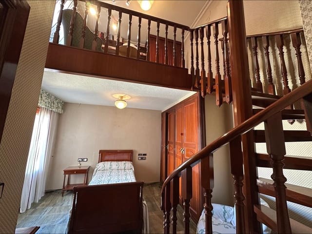 Casa de 6 habitaciones en Novelda en venta con piscina garaje - 435.000 € (Ref: 10060387)
