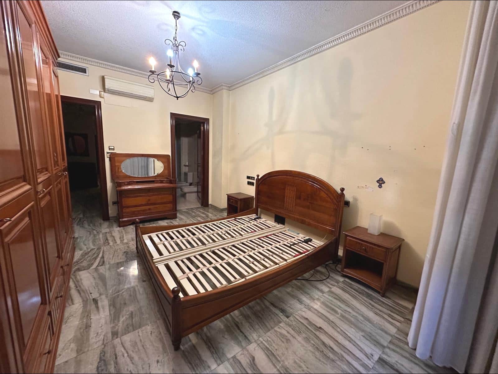 Casa de 6 habitaciones en Novelda en venta con piscina garaje - 435.000 € (Ref: 10060387)