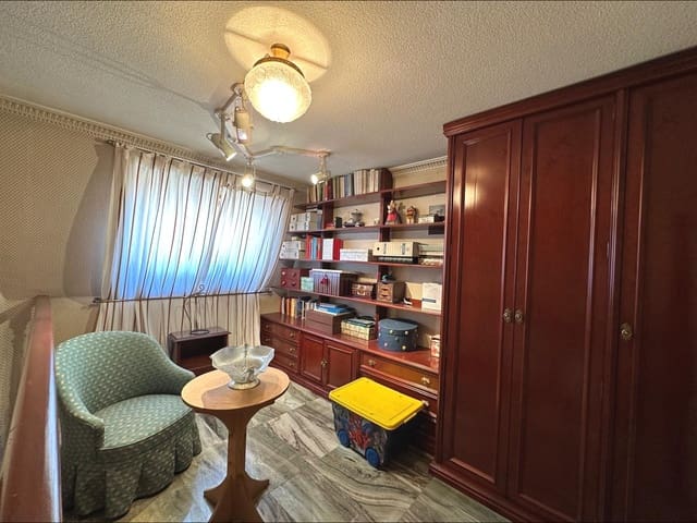 Casa de 6 habitaciones en Novelda en venta con piscina garaje - 435.000 € (Ref: 10060387)