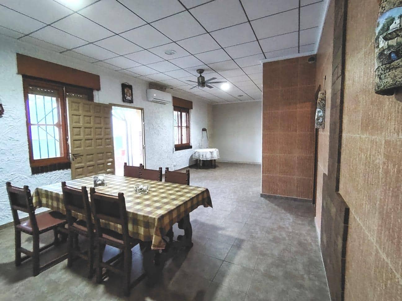 5 bedroom Villa for sale in Aspe with pool garage - € 355,000 (Ref: 10060395)