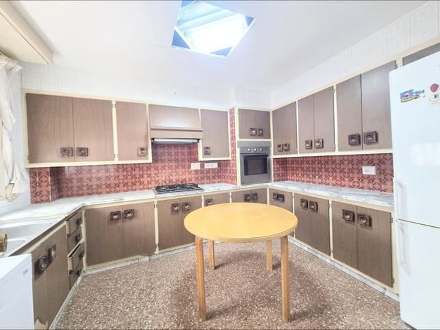4 bedroom Apartment for sale in Centro, Elche / Elx - € 269,000 (Ref: 10060405)
