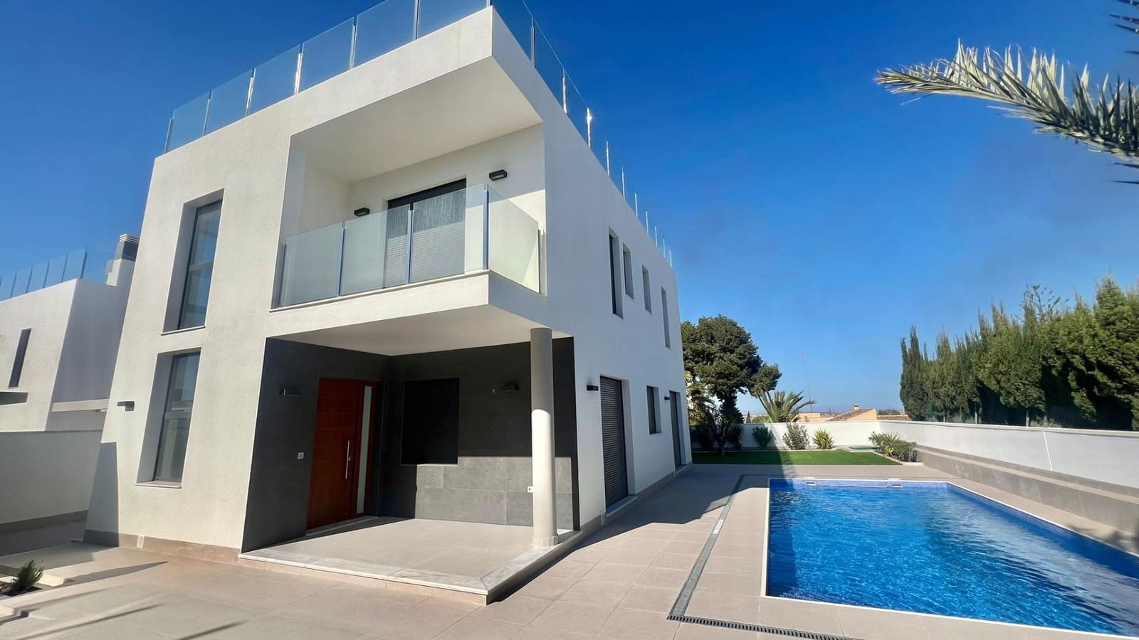 4 slaapkamer Villa te koop in Torrevieja met zwembad - € 650.000 (Ref: 10060448)