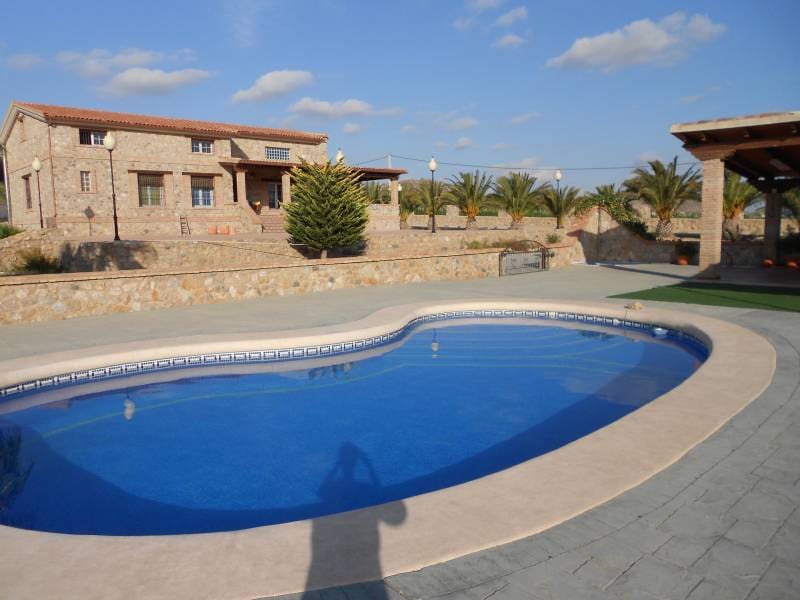 8 chambre Finca/Maison de Campagne à vendre à La Romana avec piscine garage - 800 000 € (Ref: 10060454)