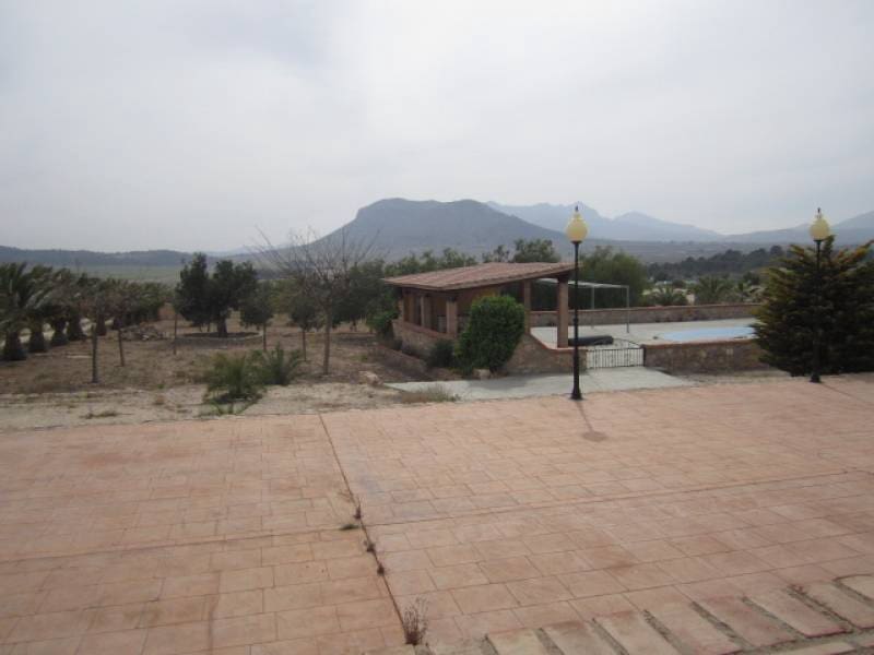 8 chambre Finca/Maison de Campagne à vendre à La Romana avec piscine garage - 800 000 € (Ref: 10060454)