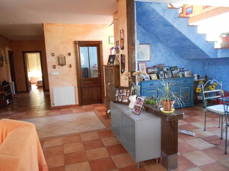8 chambre Finca/Maison de Campagne à vendre à La Romana avec piscine garage - 800 000 € (Ref: 10060454)