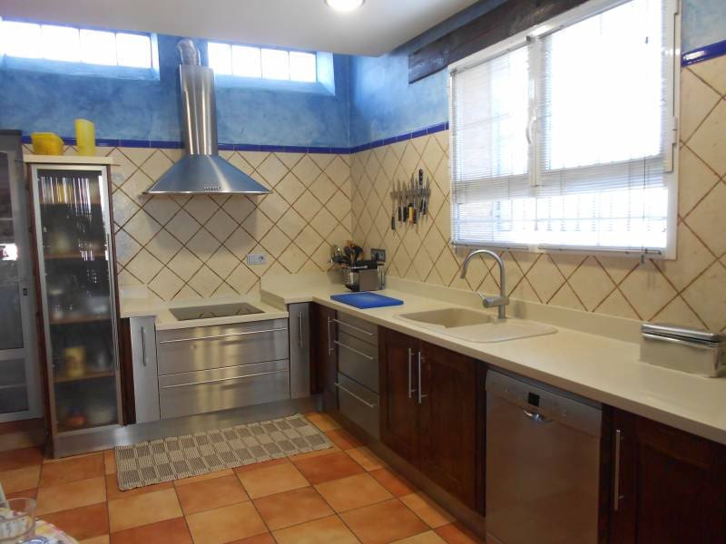 8 chambre Finca/Maison de Campagne à vendre à La Romana avec piscine garage - 800 000 € (Ref: 10060454)