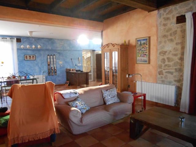 8 sovrum Finca/Hus på landet till salu i La Romana med pool garage - 800 000 € (Ref: 10060454)
