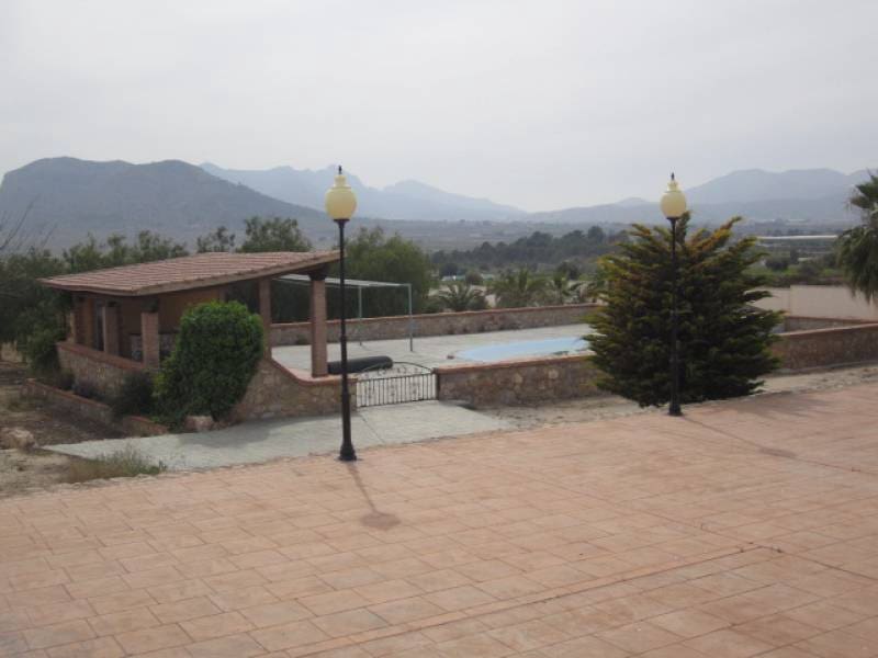 8 chambre Finca/Maison de Campagne à vendre à La Romana avec piscine garage - 800 000 € (Ref: 10060454)