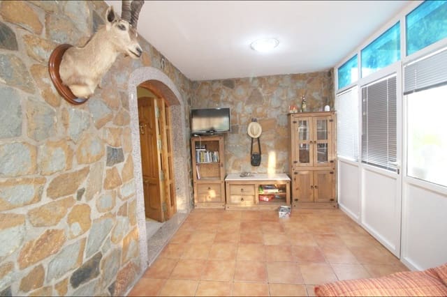 4 chambre Finca/Maison de Campagne à vendre à La Romana avec piscine garage - 350 000 € (Ref: 10060455)