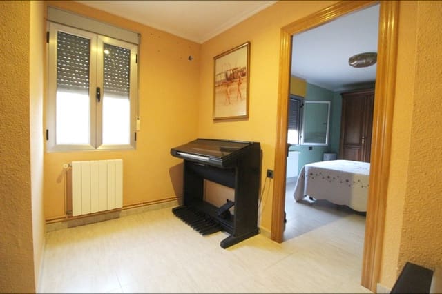 4 chambre Finca/Maison de Campagne à vendre à La Romana avec piscine garage - 350 000 € (Ref: 10060455)