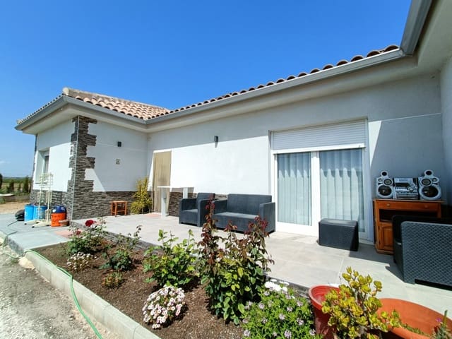 4 bedroom Finca/Country House for sale in Pinoso with pool - € 420,000 (Ref: 10060477)