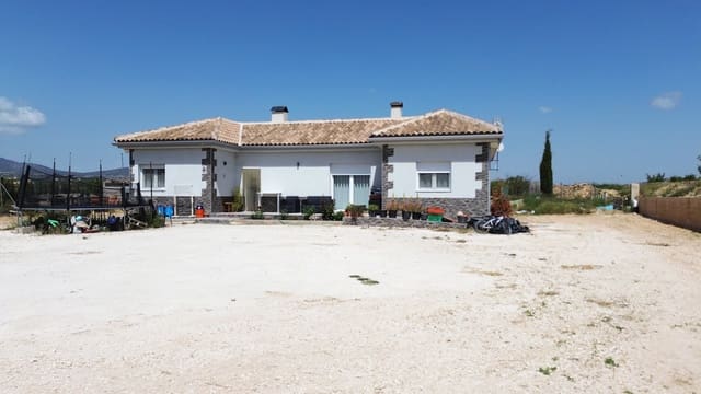 4 bedroom Finca/Country House for sale in Pinoso with pool - € 420,000 (Ref: 10060477)