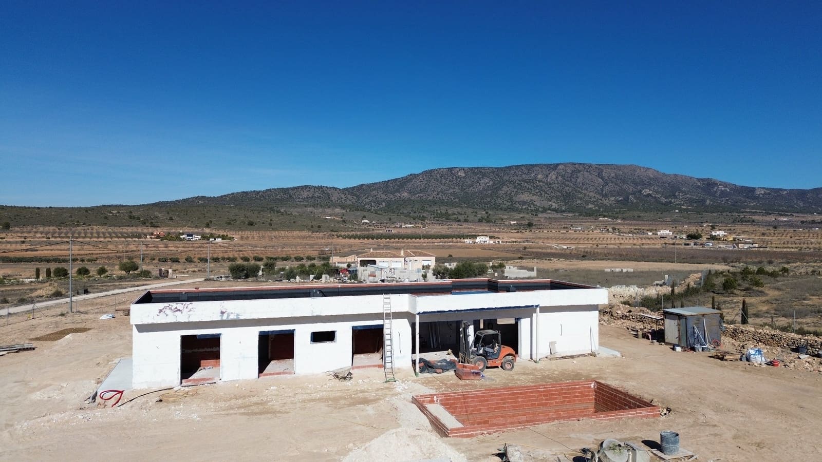 3 sovrum Finca/Hus på landet till salu i Pinoso med pool - 370 000 € (Ref: 10060489)