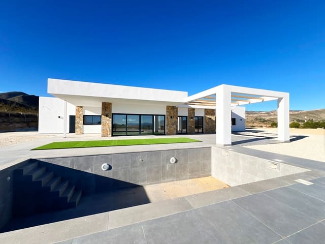 Finca/Casa Rural de 3 habitaciones en La Romana en venta con piscina garaje - 470.000 € (Ref: 10060493)