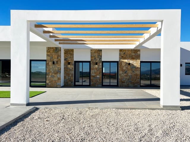Finca/Casa Rural de 3 habitaciones en La Romana en venta con piscina garaje - 470.000 € (Ref: 10060493)
