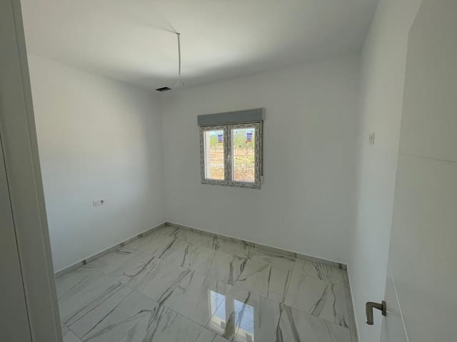 6 quarto Quinta/Casa Rural para venda em Pinoso com piscina garagem - 611 000 € (Ref: 10072644)