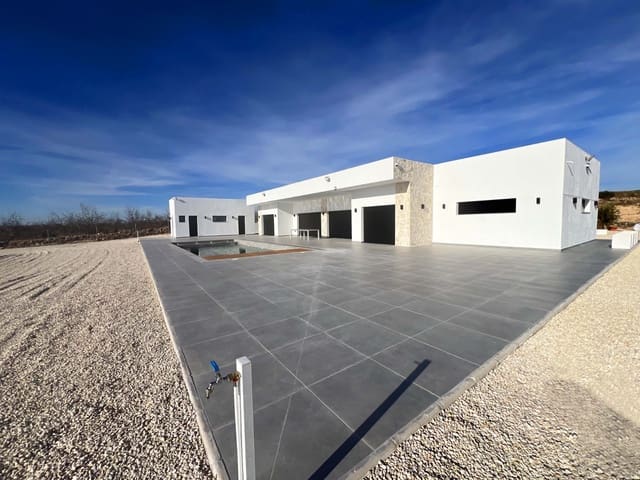 3 camera da letto Finca/Casa di Campagna in vendita in La Romana con piscina garage - 525.000 € (Rif: 10072650)