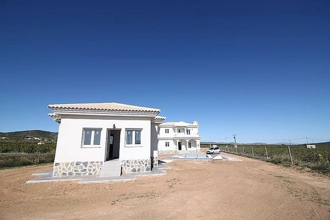 3 sypialnia Finka/Dom wiejski na sprzedaż w Pinoso z basenem garażem - 375 000 € (Ref: 10072653)