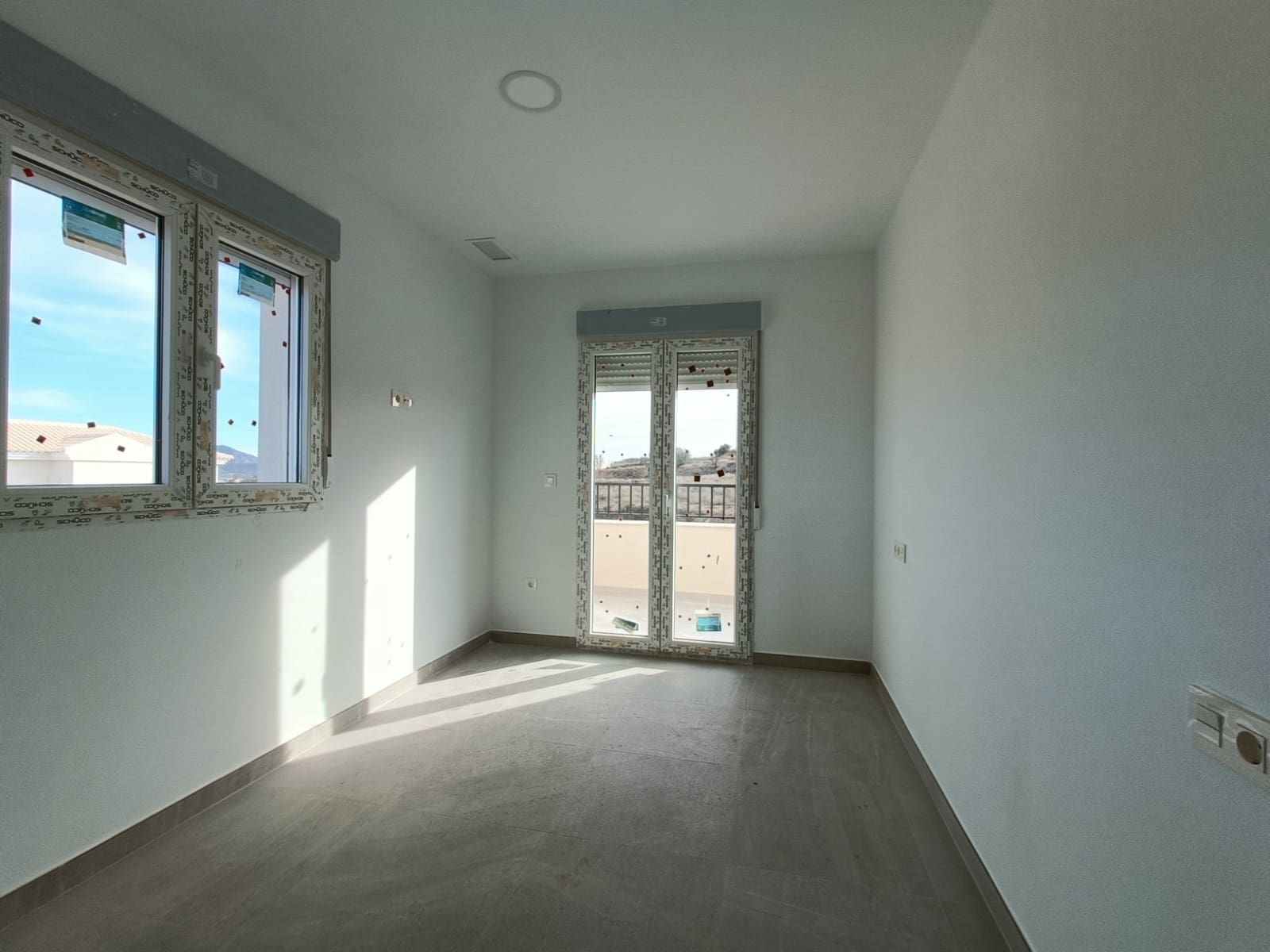 3 sypialnia Finka/Dom wiejski na sprzedaż w Pinoso z basenem garażem - 375 000 € (Ref: 10072653)