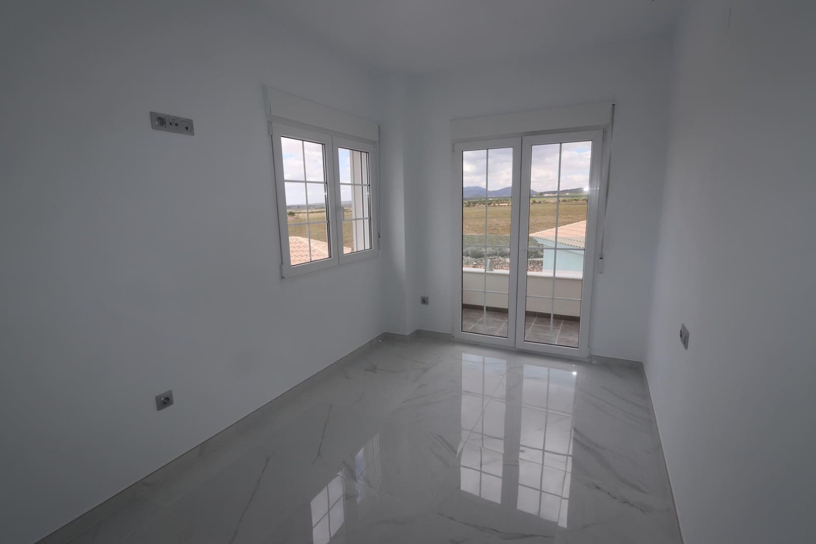 3 sypialnia Finka/Dom wiejski na sprzedaż w Pinoso z basenem garażem - 423 000 € (Ref: 10072655)