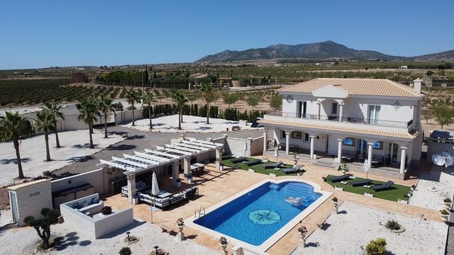 3 quarto Quinta/Casa Rural para venda em Pinoso com piscina garagem - 449 000 € (Ref: 10072656)