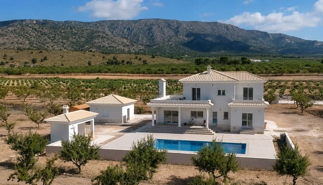 Finca/Casa Rural de 4 habitaciones en Pinoso en venta con piscina garaje - 491.000 € (Ref: 10072657)