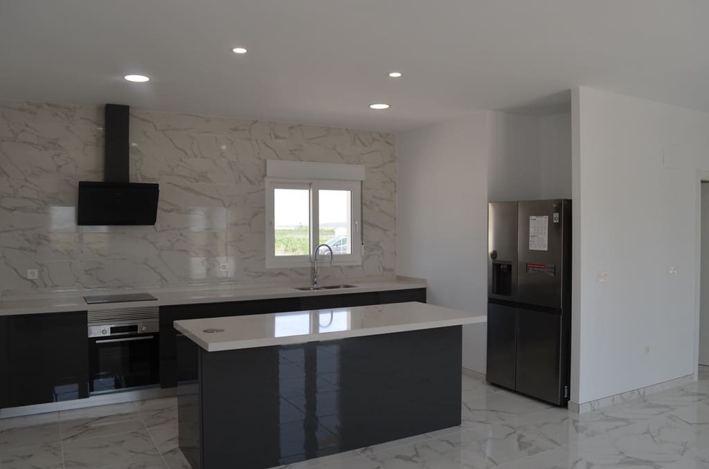4 sypialnia Finka/Dom wiejski na sprzedaż w Pinoso z basenem garażem - 505 000 € (Ref: 10072658)