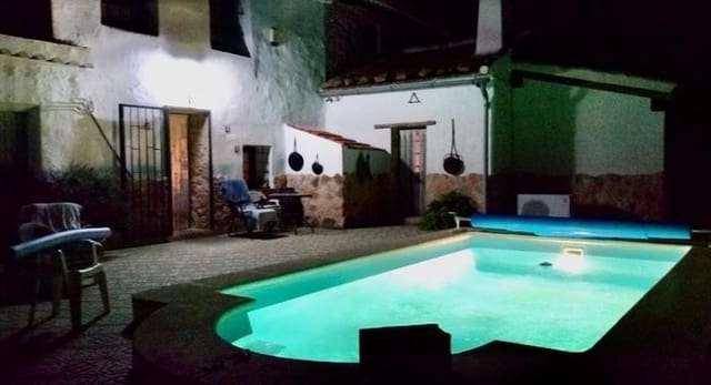 5 slaapkamer Finca/Landhuis te koop in Pinoso met zwembad garage - € 299.995 (Ref: 10111812)