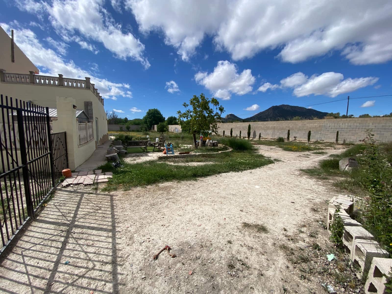 6 soverom Finca/Herregård til salgs i Sax med svømmebasseng garasje - € 249 999 (Ref: 10111815)