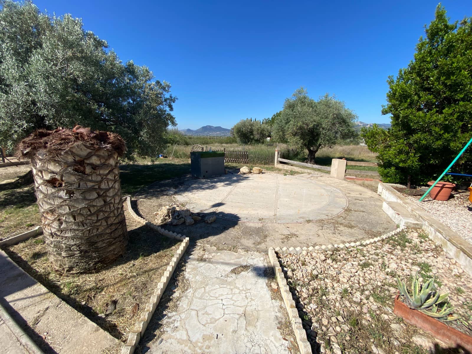 4 soveværelse Finca/Landehus til salg i Sax med swimmingpool garage - € 239.995 (Ref: 10111817)