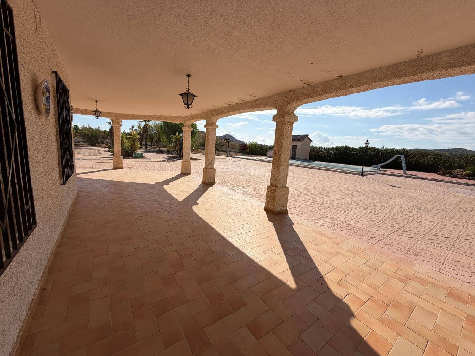 4 bedroom Villa for sale in Aspe with pool - € 257,500 (Ref: 10111820)