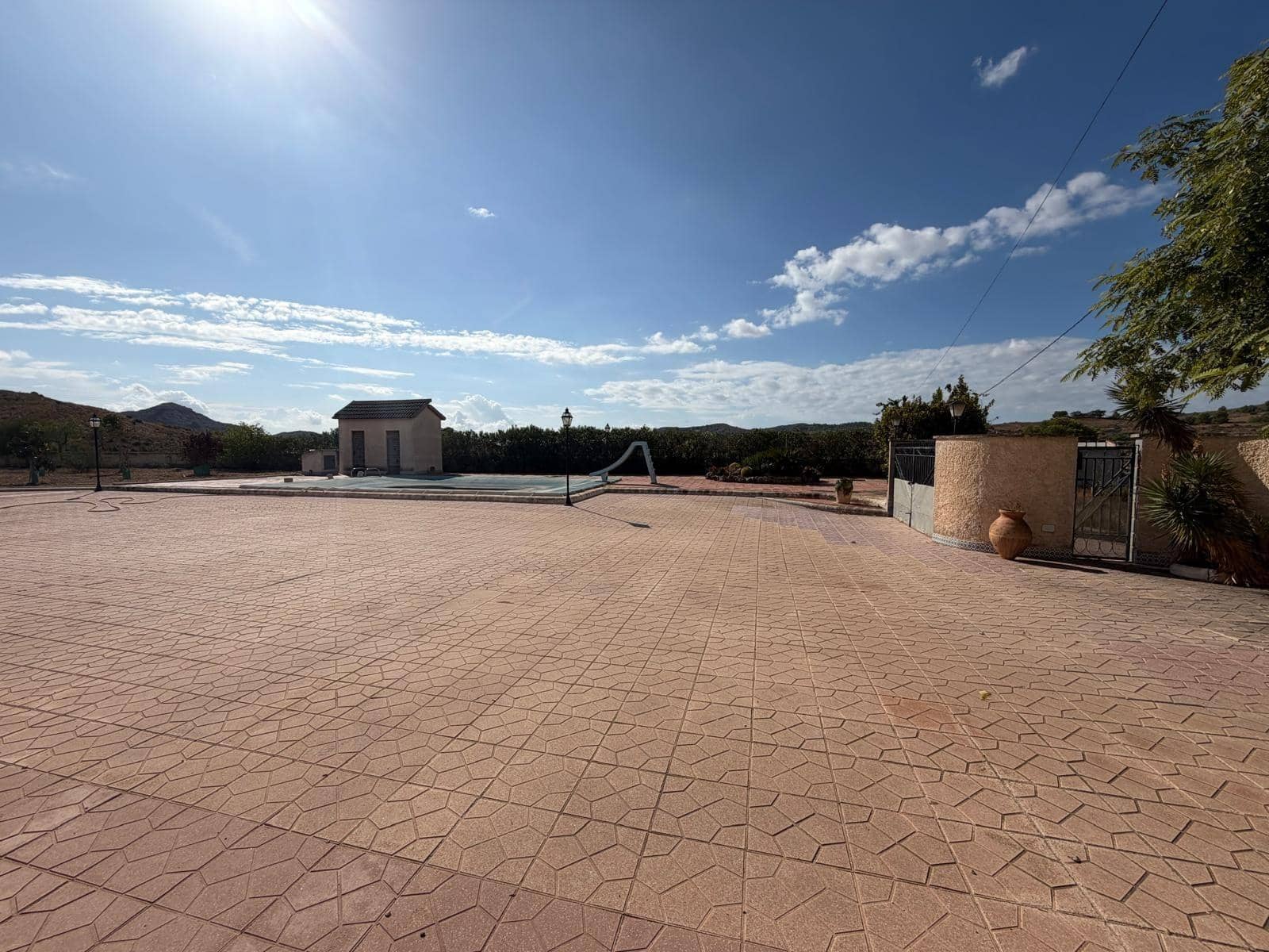4 bedroom Villa for sale in Aspe with pool - € 257,500 (Ref: 10111820)