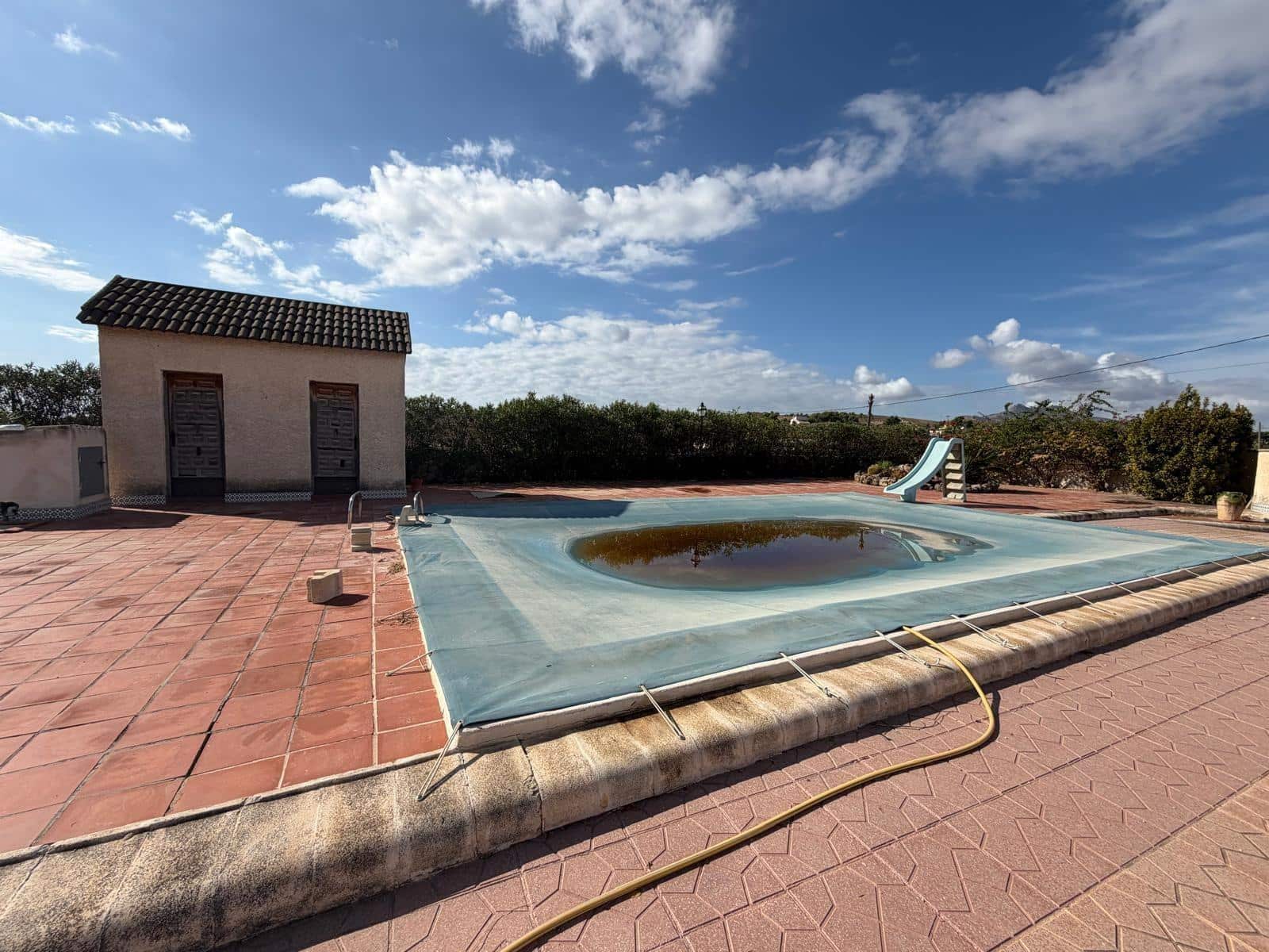 4 bedroom Villa for sale in Aspe with pool - € 257,500 (Ref: 10111820)