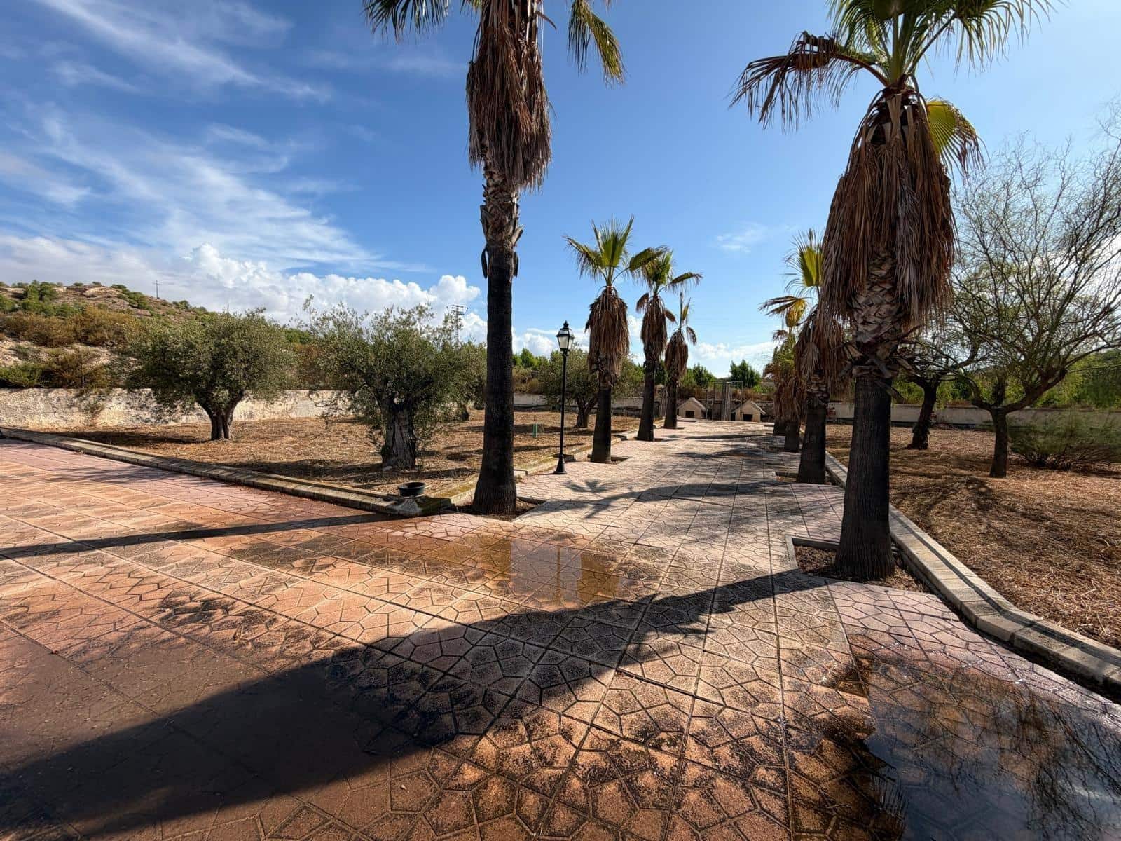 4 bedroom Villa for sale in Aspe with pool - € 257,500 (Ref: 10111820)