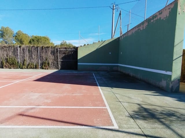 3 sypialnia Finka/Dom wiejski na sprzedaż w Sax z basenem garażem - 525 000 € (Ref: 10151476)