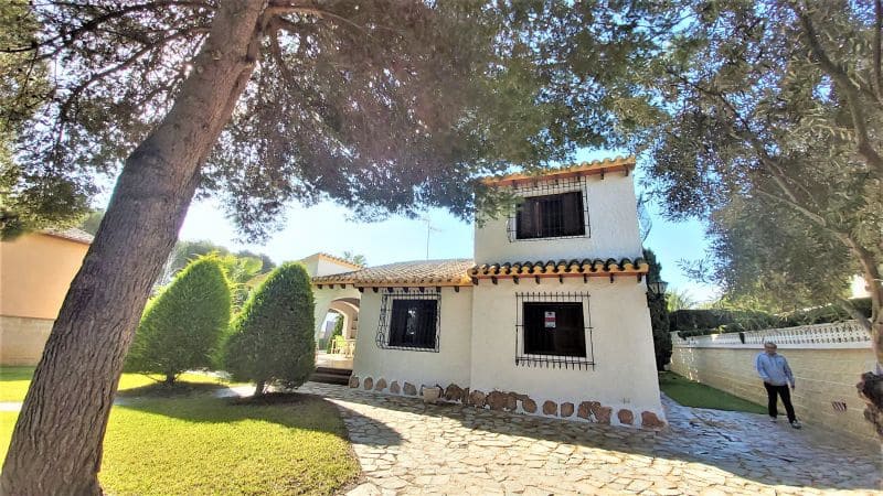 4 soveværelse Villa til salg i Torrevieja med swimmingpool - € 799.995 (Ref: 7290008)