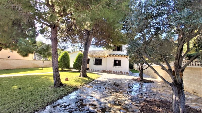 4 soveværelse Villa til salg i Torrevieja med swimmingpool - € 799.995 (Ref: 7290008)
